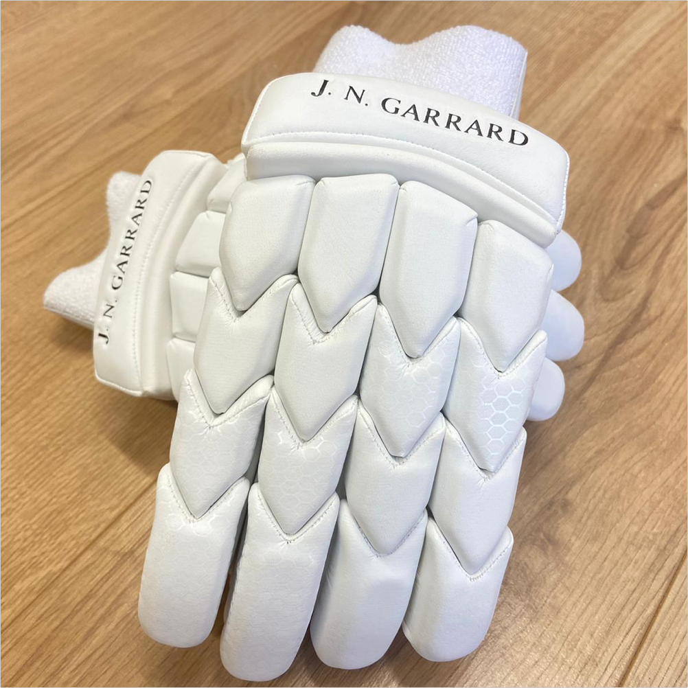 Independent Cricket Brand Batting Gloves